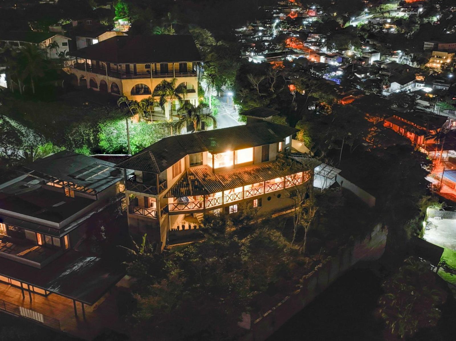 A Casa Bella - Guesthouse Илябела Екстериор снимка